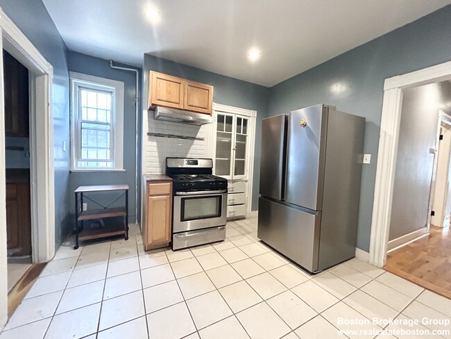 14 Batchelder St, Unit 1