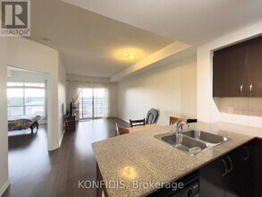8-708 Maison Parc Ct in Vaughan, ON - Building Photo - Building Photo