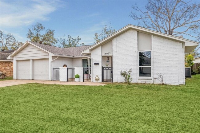 14022 Roundstone Ln in Houston, TX - Building Photo - Building Photo