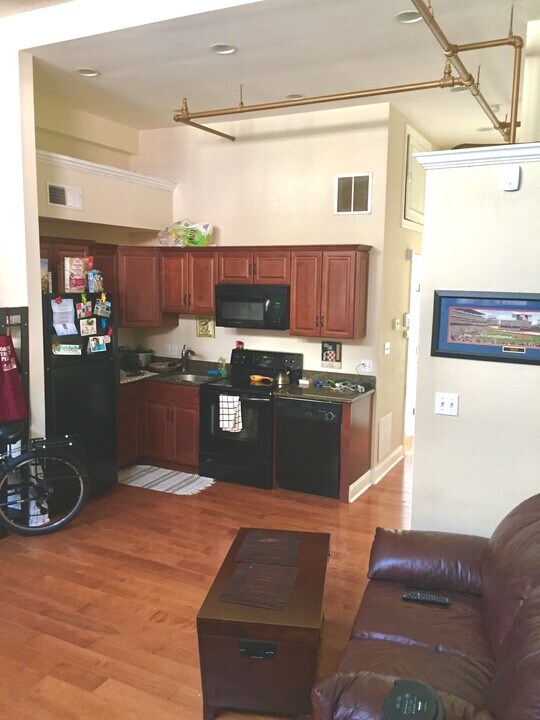 10 S Wolfe St in Baltimore, MD - Building Photo