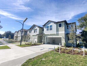 5743 Hawks Town Wy in Fish Hawk, FL - Building Photo - Building Photo