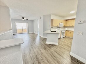704 Belmont Ln in North Lauderdale, FL - Building Photo - Building Photo