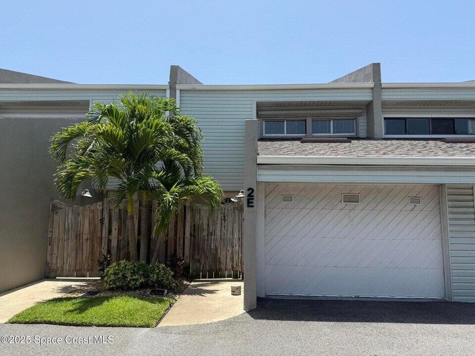 1704 Atlantic St in Melbourne Beach, FL - Building Photo
