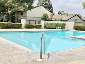 300 Los Padres Ln in Placentia, CA - Building Photo - Building Photo