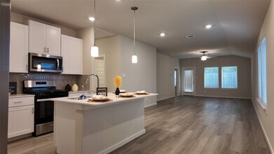 16976 Juniper Blossom Bnd in Conroe, TX - Building Photo - Building Photo