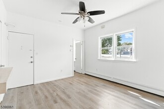 195 Sylvan Ave in Newark, NJ - Building Photo - Building Photo