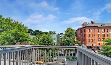 777 Columbia Rd, Unit 1 in Boston, MA - Foto de edificio - Building Photo