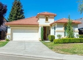 20594 Panoz Rd in Patterson, CA - Building Photo