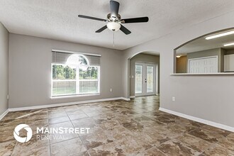 2753 Whispering Trails Dr, Unit B-103 in Winter Haven, FL - Building Photo - Building Photo