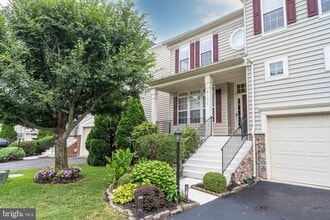 7517 Lindberg Dr in Alexandria, VA - Building Photo - Building Photo