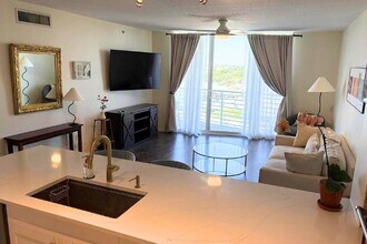 1551 N Flagler Dr, Unit 808 in West Palm Beach, FL - Building Photo - Building Photo