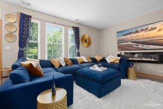 283 Springbrook Trail S in Oswego, IL - Building Photo - Building Photo