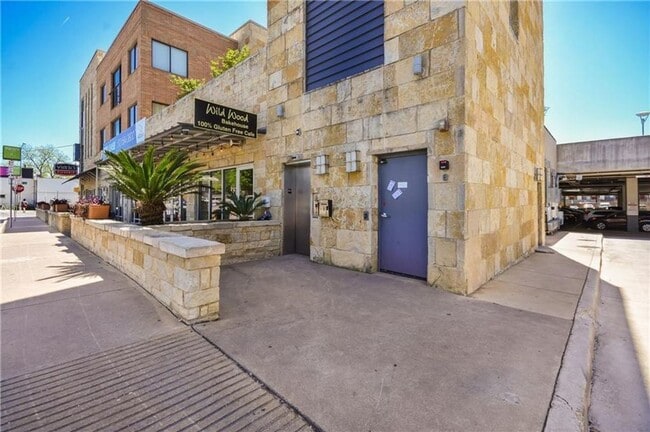 property at 3016 Guadalupe St