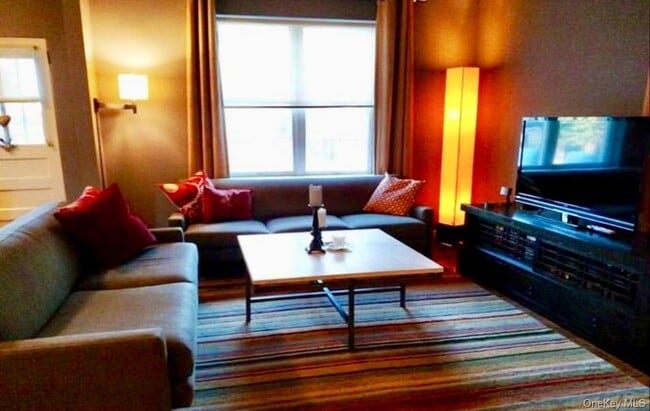 462 W Chester St in Long Beach, NY - Building Photo - Building Photo