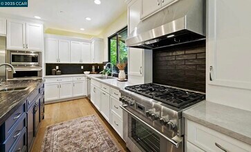 132 Quinterra Ln in Danville, CA - Building Photo - Building Photo