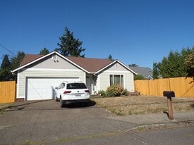 3927 SE 100th Ave in Portland, OR - Building Photo