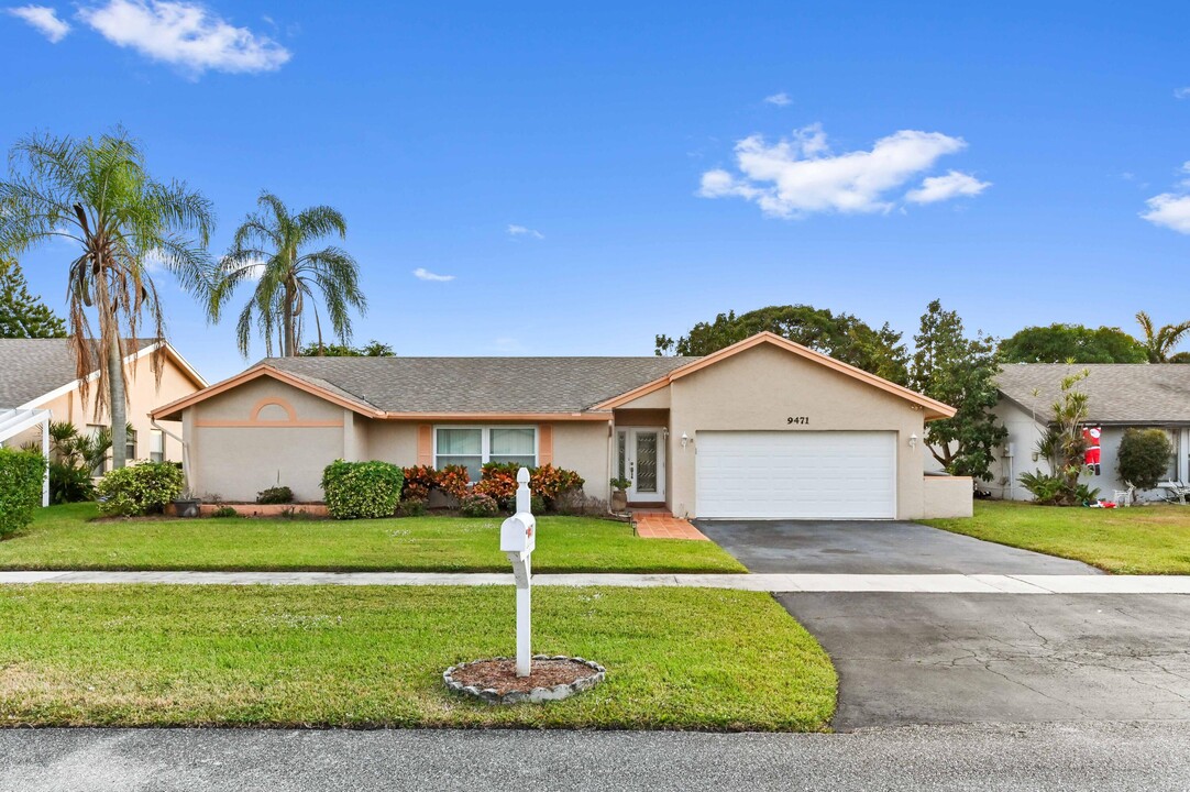 9471 Burlington Pl in Boca Raton, FL - Building Photo