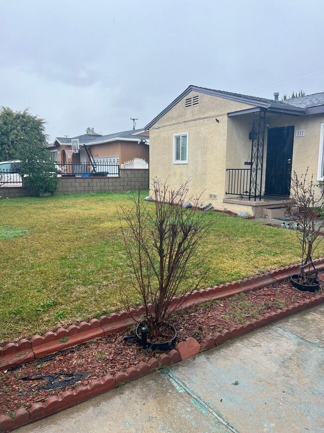 212 N Aladdin Dr in Anaheim, CA - Building Photo - Building Photo