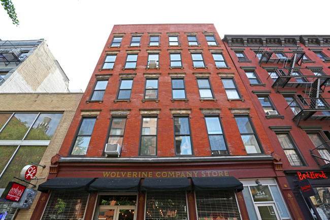 254-256 Elizabeth St in New York, NY - Foto de edificio - Building Photo