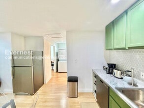 8633 Westglen Dr in Dallas, TX - Foto de edificio - Building Photo