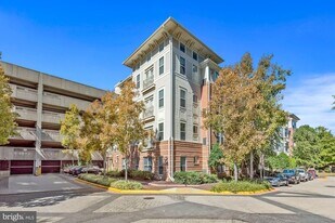 2765 Centerboro Dr, Unit 347 in Vienna, VA - Building Photo