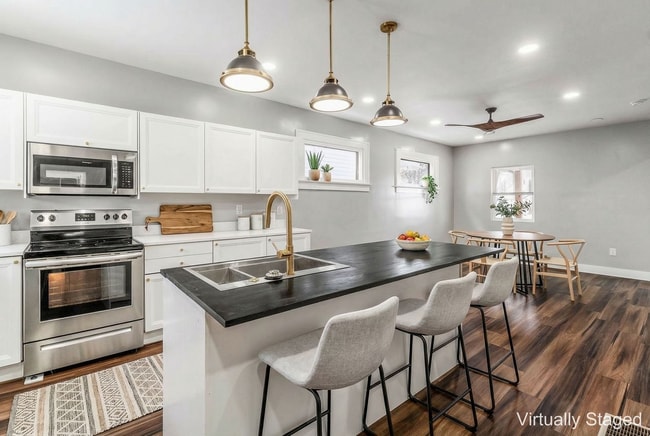 property at 886 Lockbourne Rd