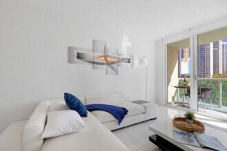 19370 Collins Ave, Unit SI ID1227552P in Sunny Isles Beach, FL - Foto de edificio - Building Photo