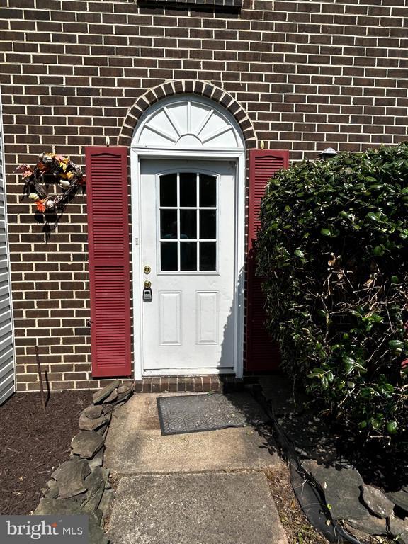 1700 Sadlers Wells Dr in Herndon, VA - Building Photo - Building Photo