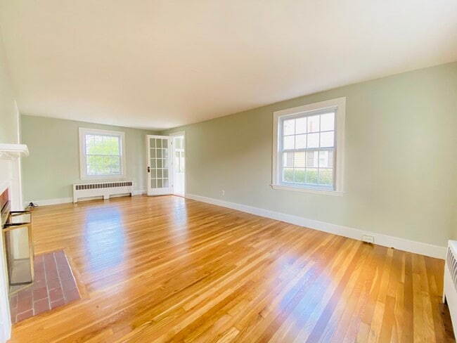 925 Main St in Weymouth, MA - Building Photo - Building Photo
