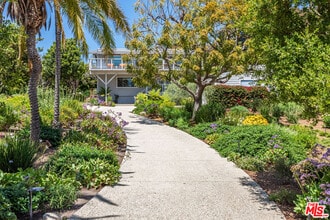 28873 Boniface Dr in Malibu, CA - Building Photo - Building Photo