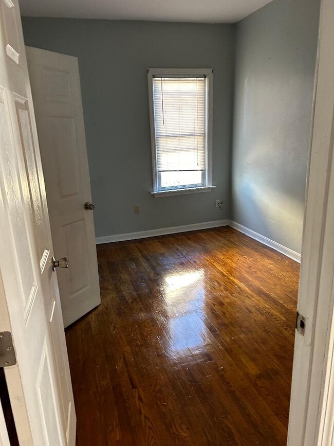 549 4th St, Unit #2 second floor in Fall River, MA - Building Photo - Building Photo