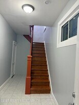 335 Clifton Ave in Staten Island, NY - Building Photo