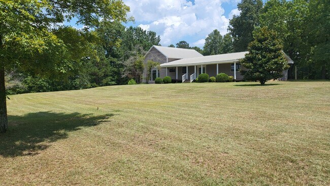 109 Co Rd 64 in Deatsville, AL - Building Photo - Building Photo