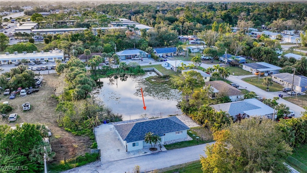 3936 Northside Cir in North Fort Myers, FL - Foto de edificio