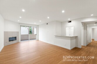 200 N Almont Dr, Unit 104 in Beverly Hills, CA - Foto de edificio - Building Photo