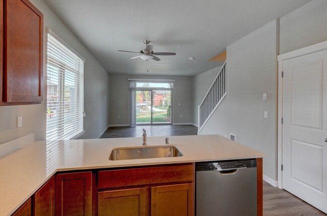 8733 Hanna Ln NE in Lacey, WA - Building Photo - Building Photo