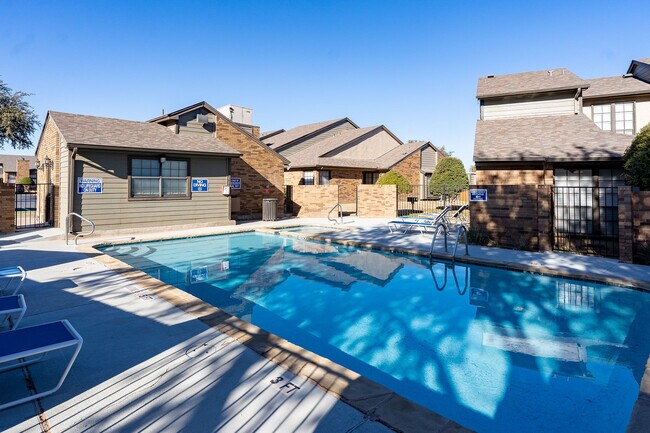 Signature Place in Midland, TX - Building Photo - Building Photo