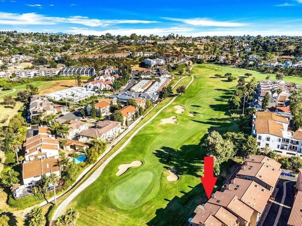 2583 Navarra Dr in Carlsbad, CA - Building Photo