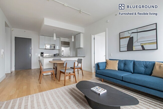 550 W 54th St in New York, NY - Foto de edificio - Building Photo