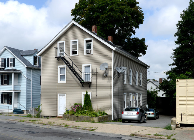 826 County St in New Bedford, MA - Building Photo - Building Photo