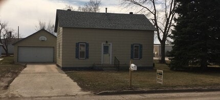 1102 5th Ave SE in Watertown, SD - Building Photo - Building Photo