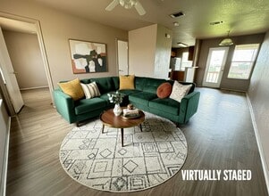 5702 Greengate Dr in Killeen, TX - Foto de edificio - Building Photo