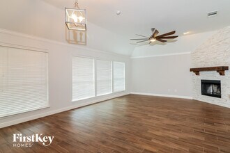 1009 Sycamore St in Burleson, TX - Building Photo - Building Photo