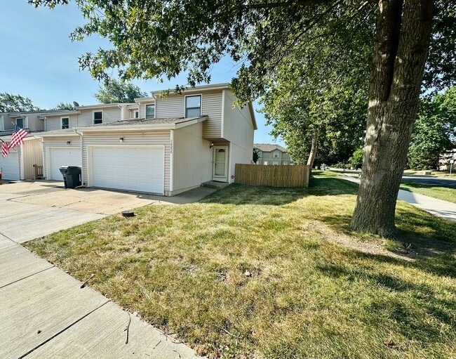 property at 1423 E 125th Terrace