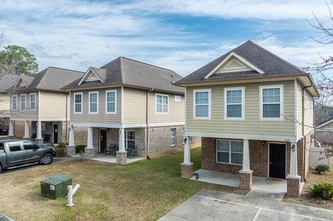 Tifton Estates in Tifton, GA - Building Photo - Primary Photo