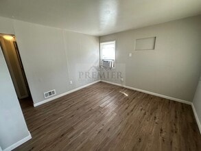 6111 E 153 St in Grandview, MO - Building Photo - Building Photo