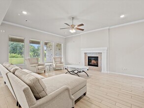 262 Peninsula Pt Dr in Montgomery, TX - Building Photo - Building Photo