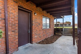 210 N Park Ave in Fruitland, ID - Building Photo - Building Photo