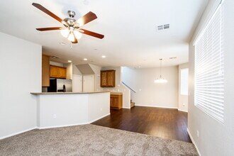 6204 Bradford Island Ct in Las Vegas, NV - Building Photo - Building Photo