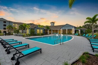 Dream Kissimmee in Kissimmee, FL - Foto de edificio - Building Photo